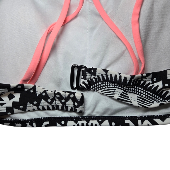 Xhilaration Black and White Geometric Bikini with Pink Straps - Picture 4 of 11